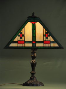 gúla alakú tiffany lámpa