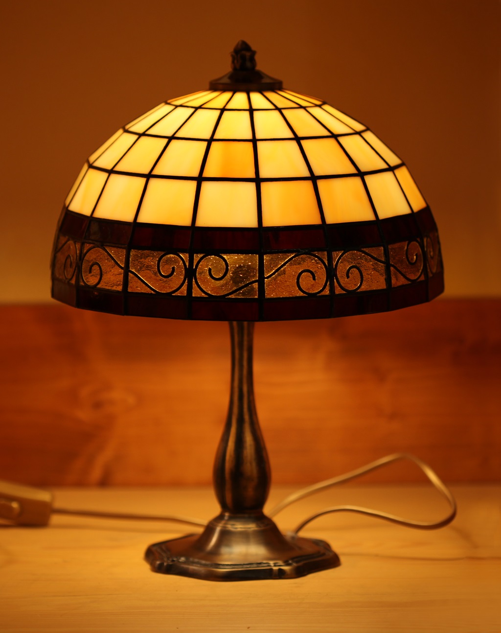 tiffany lámpa egyedi kivitelezéssel